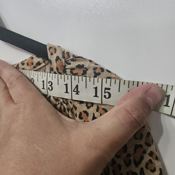 Chaps Cheetah Women Lace Up Top size L - Picture 6 of 9